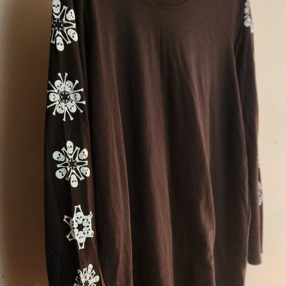 Skeleton Snowflake Slim Fit long-sleeved Tee by Torrid size 2 - Picture 6 of 7